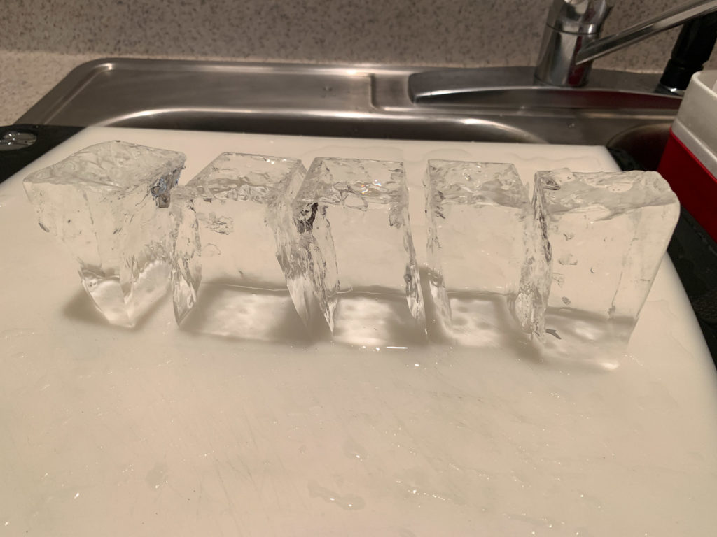 Making perfectly clear ice cubes with True Cube 